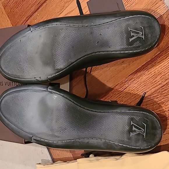 Men's Louis Vuitton Damier Sneakers - Picture 13 of 16